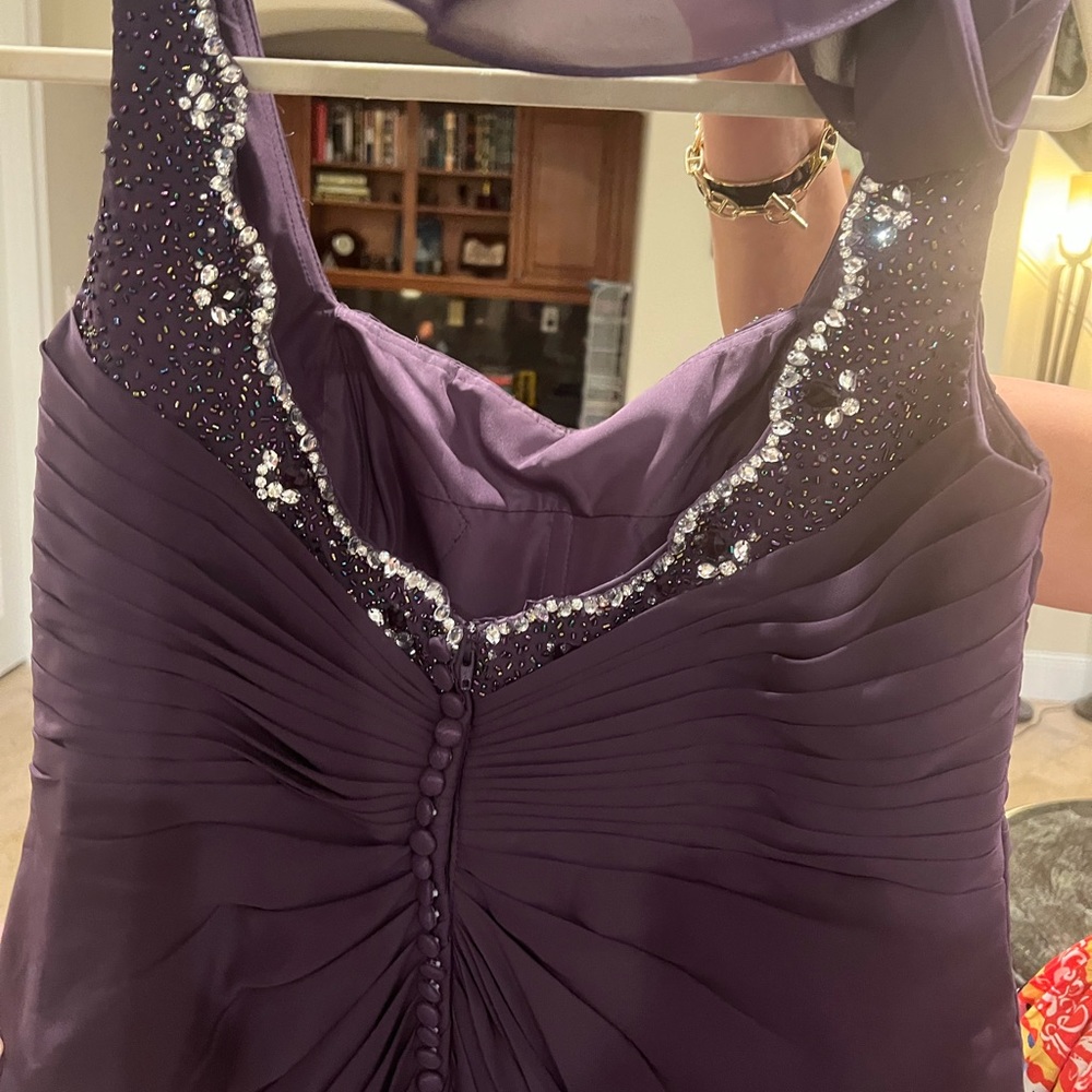 Dress - Picture 3 of 5